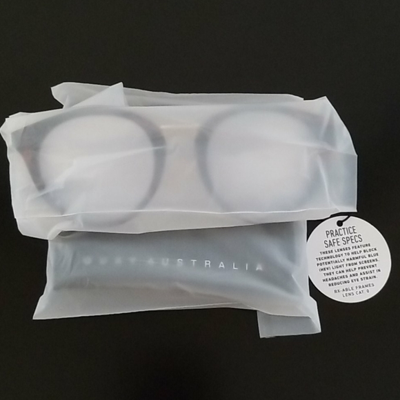 Quay Australia Gotta Run Blue Light Glasses - Picture 7 of 10